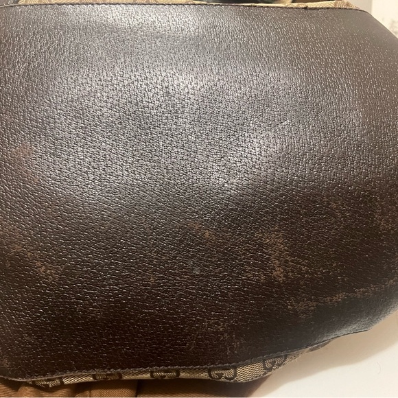 Authentic Gucci tote with reinforced corners - Picture 8 of 13